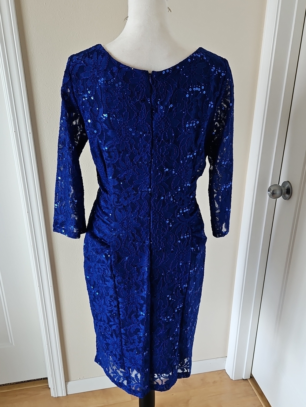 Size 8/10 Royal Blue 3/4 Sleeve Lace/Sequin Ruched Side Cocktail Dress by EVA - Picture 9 of 14